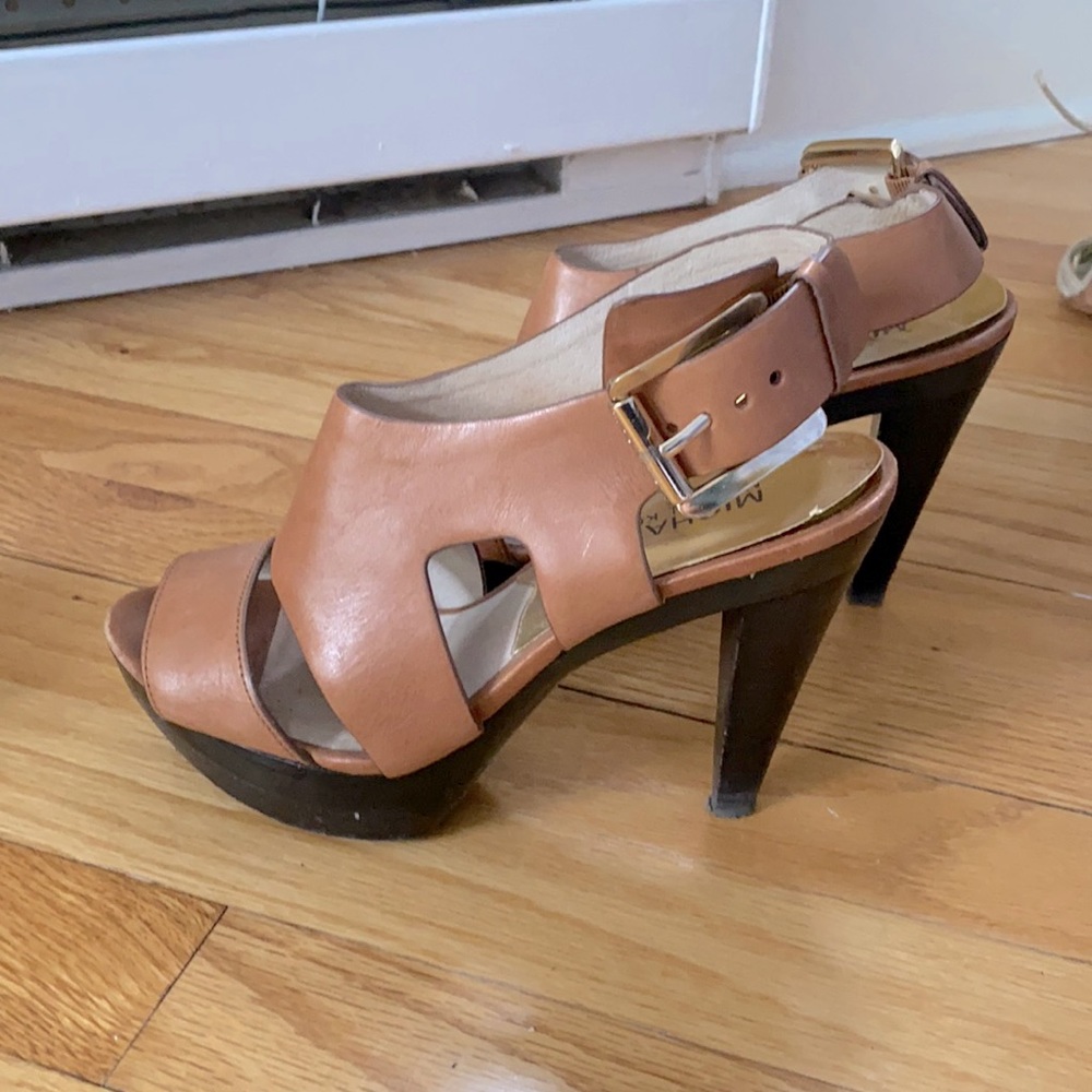 Sexy MICHAEL KORA platform comfortable heel